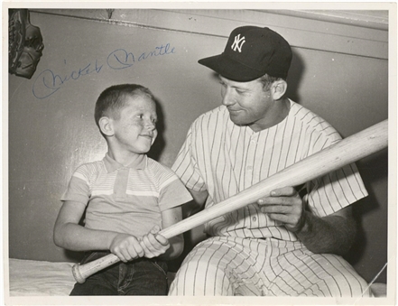 Mickey Mantle Signed 1950s Vintage Wire Photo With Mickey Mantle, Jr. (Beckett)